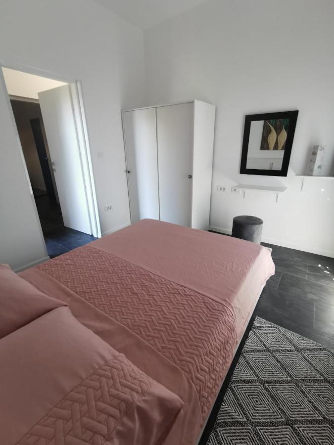 Oasis In The City Near Amfiteatar,Free Parking And Free Wi-Fi Pula Bagian luar foto